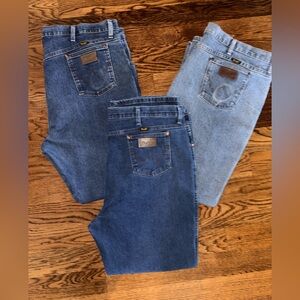 Wrangler Men's Dark and Light Blue Jean bundle of 3😀